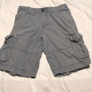 Men’s light gray cargo shorts